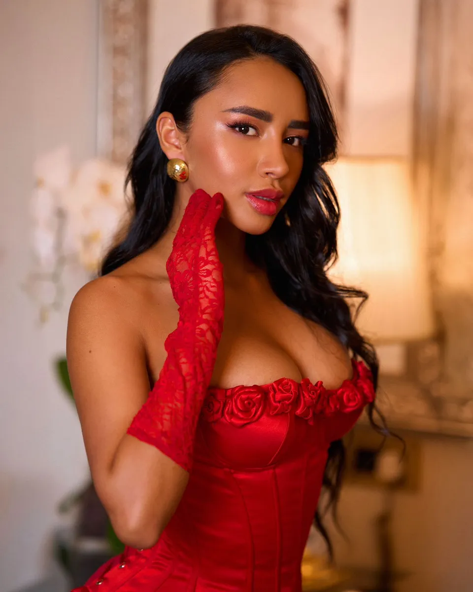Амина escort in Sochi