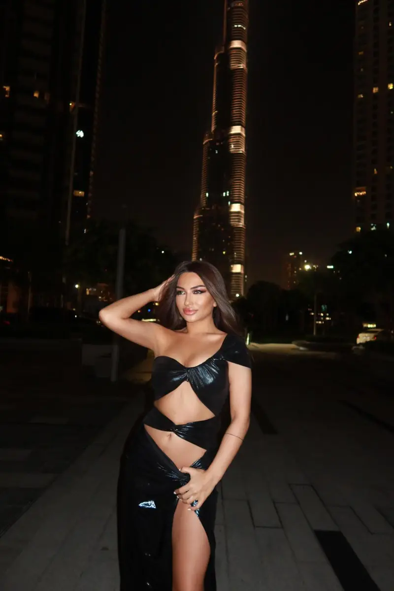 Дерри escort in Sochi