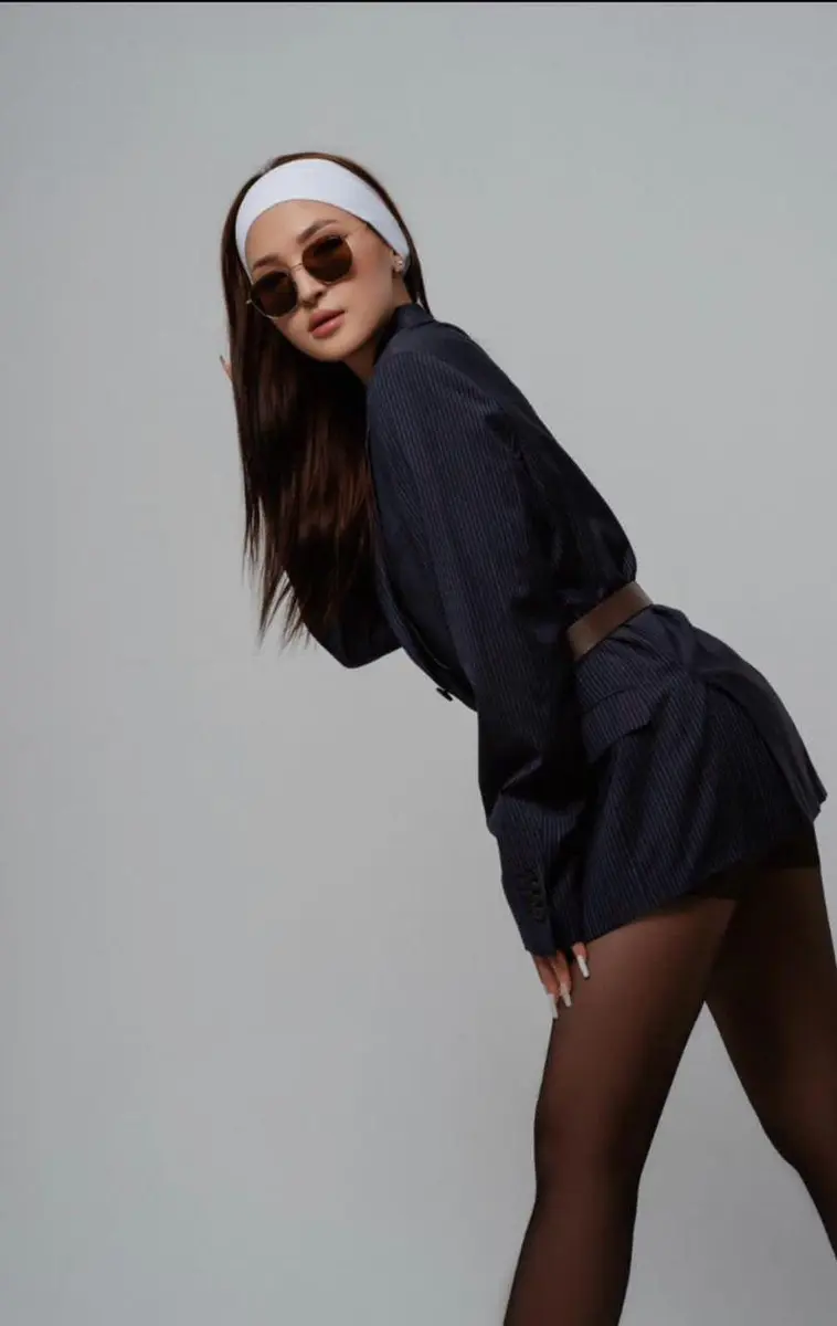 Дженни escort in Sochi