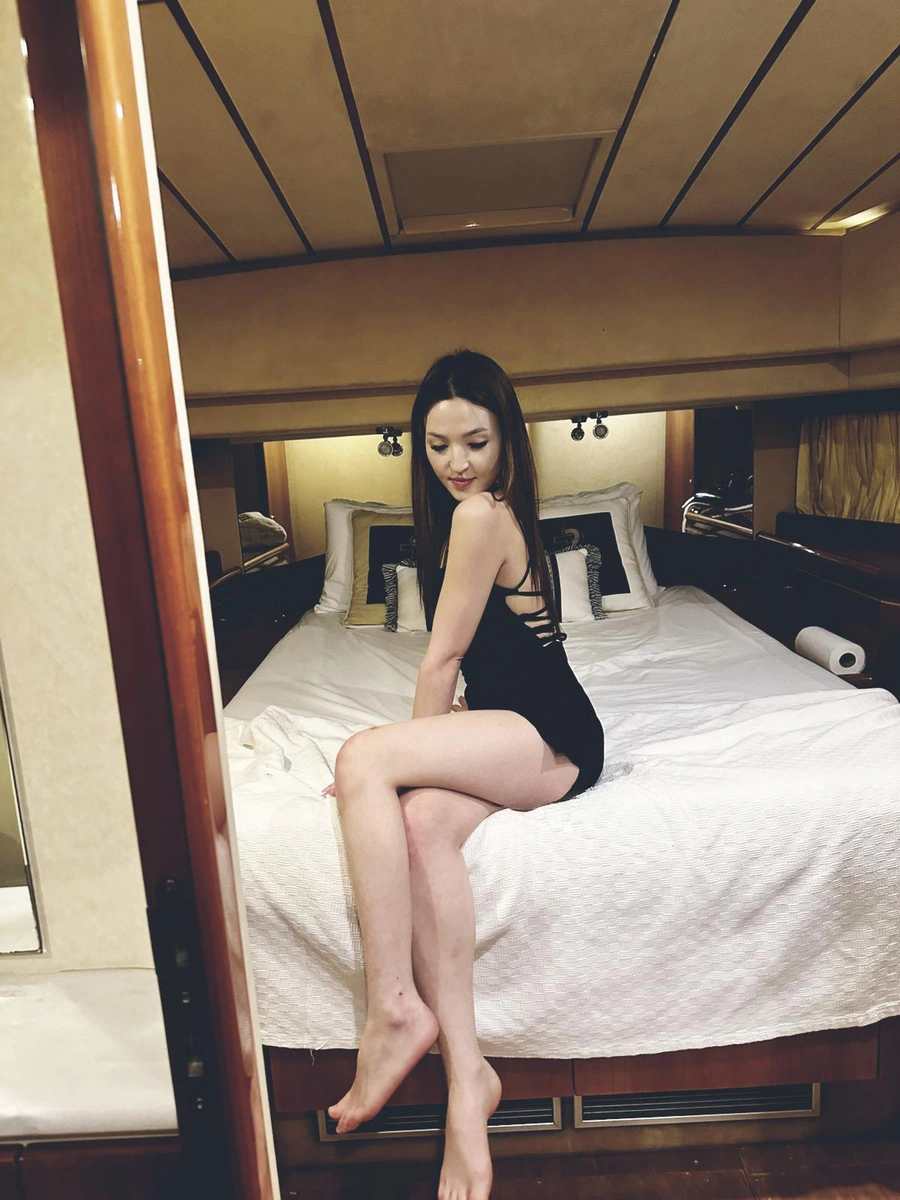 Дженни escort in Sochi