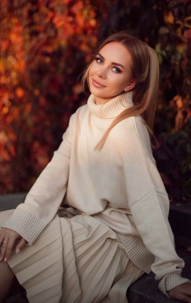 Елена escort in Sochi
