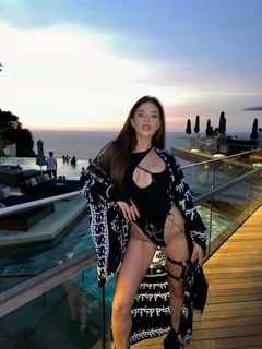 Эллис escort in Sochi