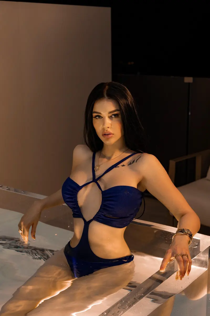 Эмили escort in Sochi