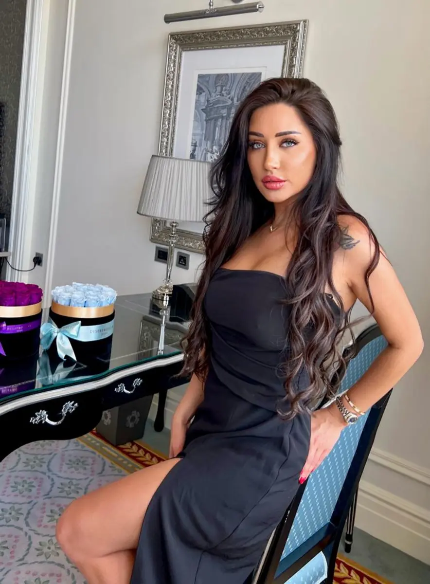 Глория escort in Sochi