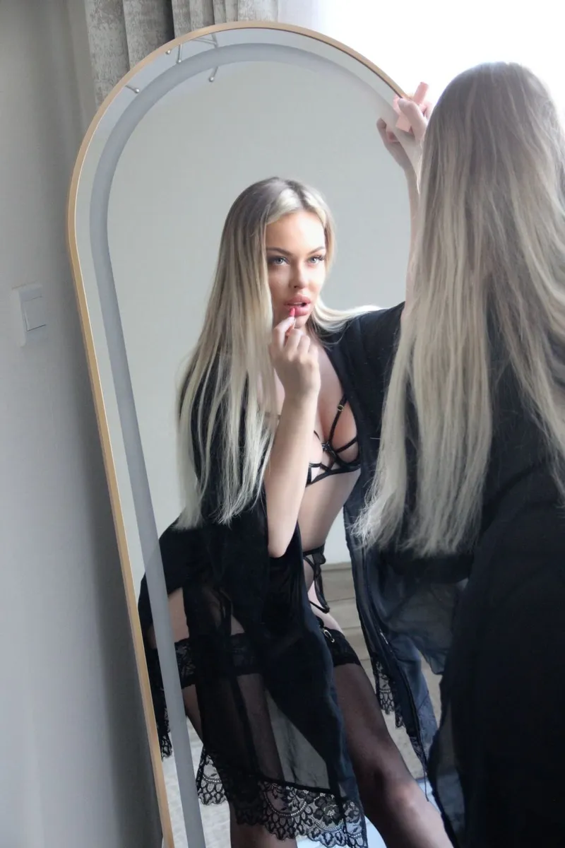 Хелен escort in Sochi