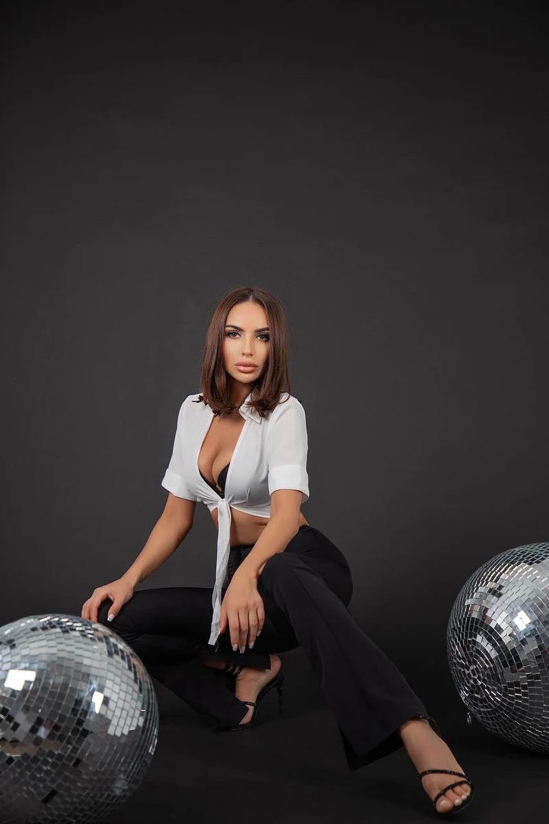 Изабелла escort in Sochi