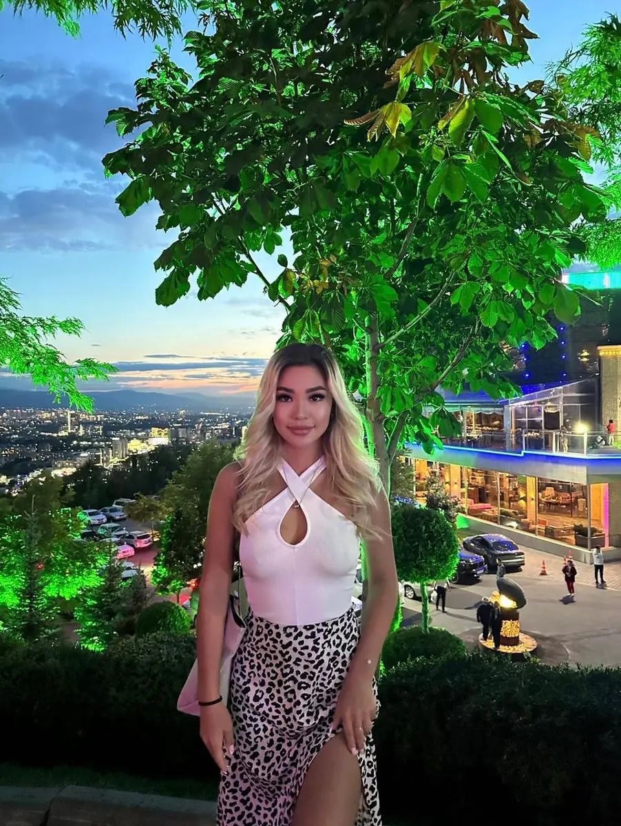 Карен escort in Sochi