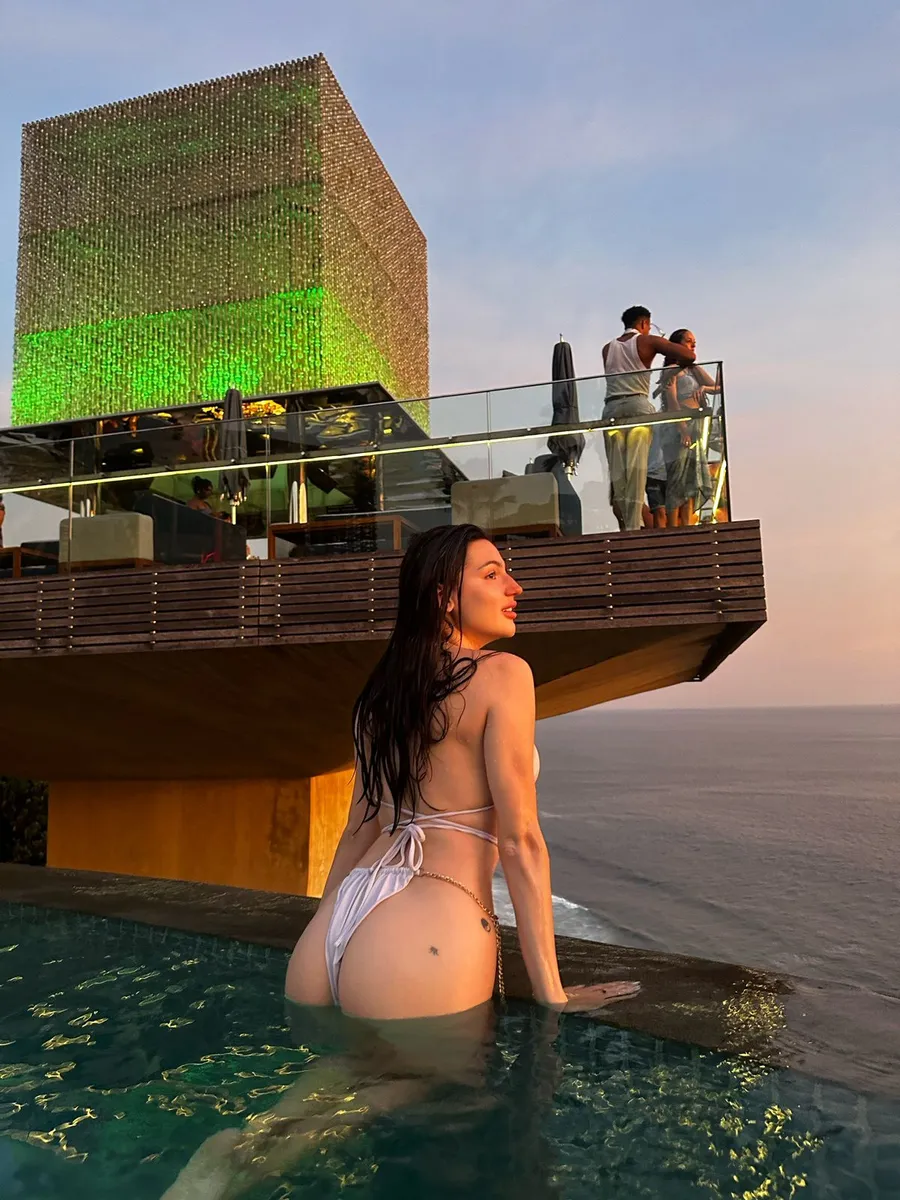 Кари escort in Sochi
