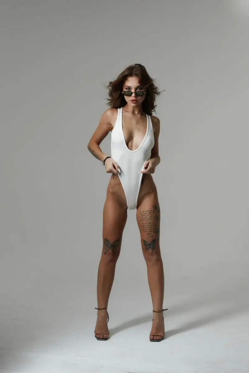 Кари escort in Sochi