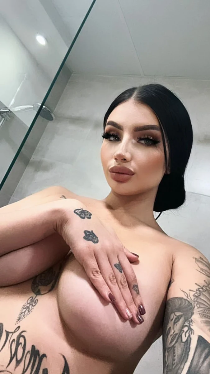 Каролина escort in Sochi