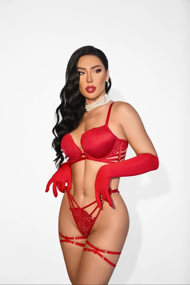 Клоя escort in Sochi