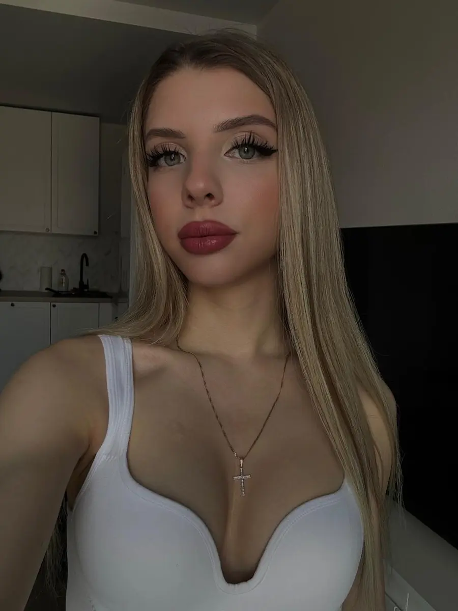 Лера  escort in Sochi