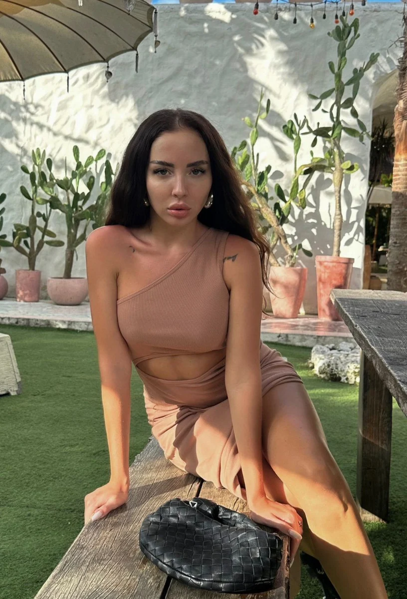 Лолита escort in Sochi
