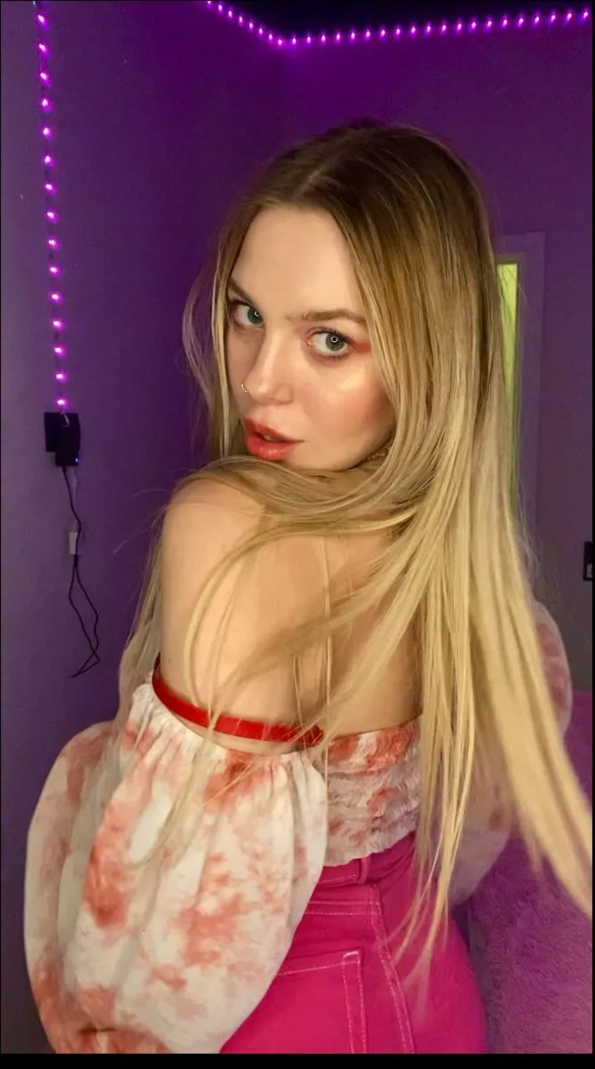 Мия escort in Sochi