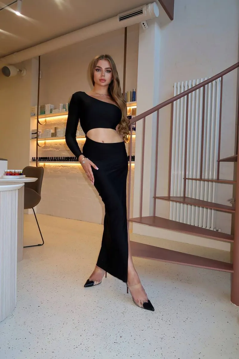 Полина escort in Sochi