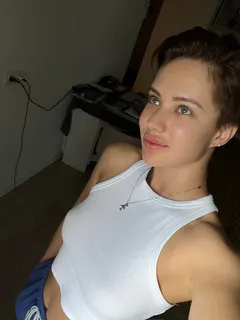Сандра escort in Sochi