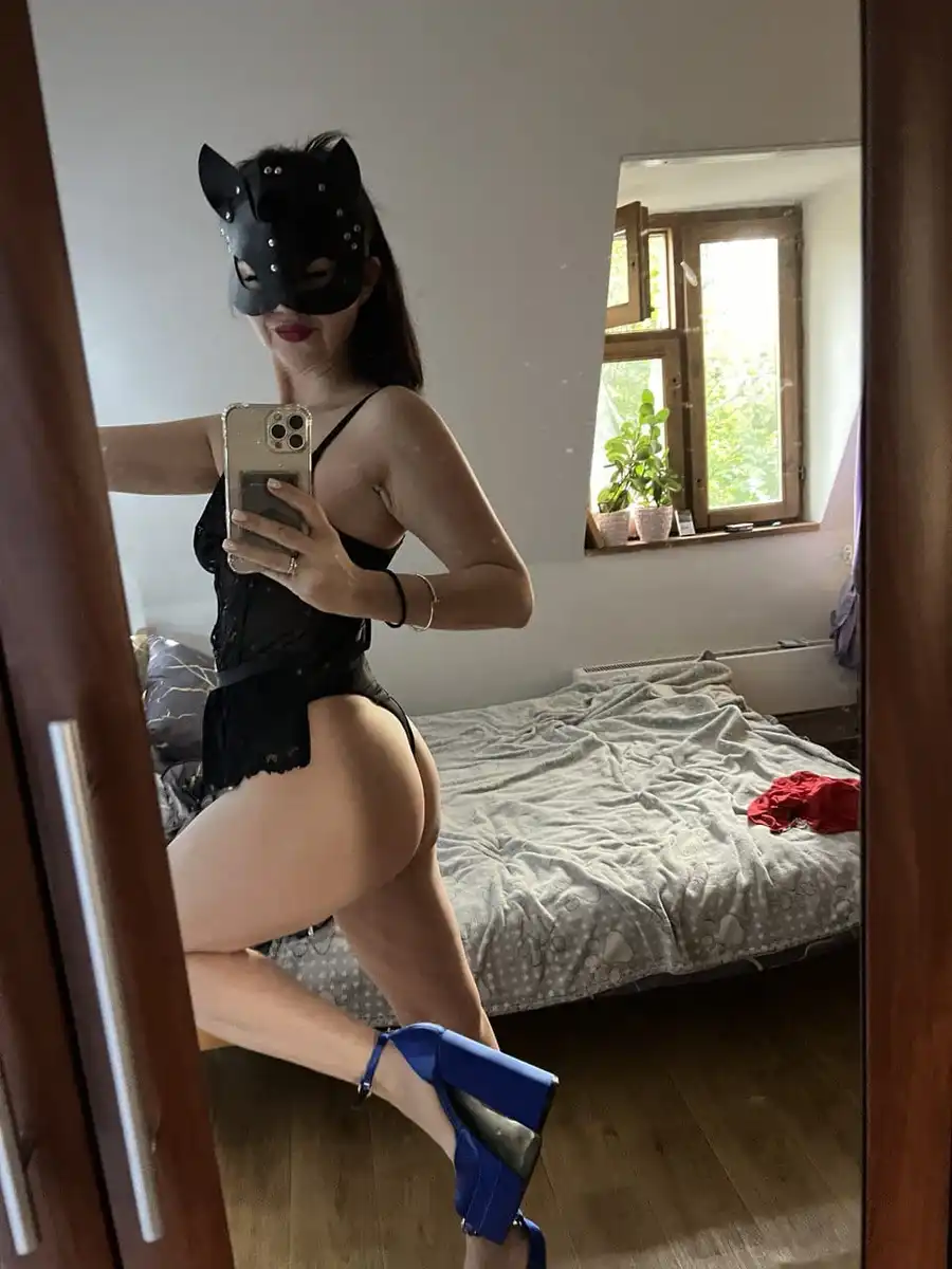 Саша escort in Sochi