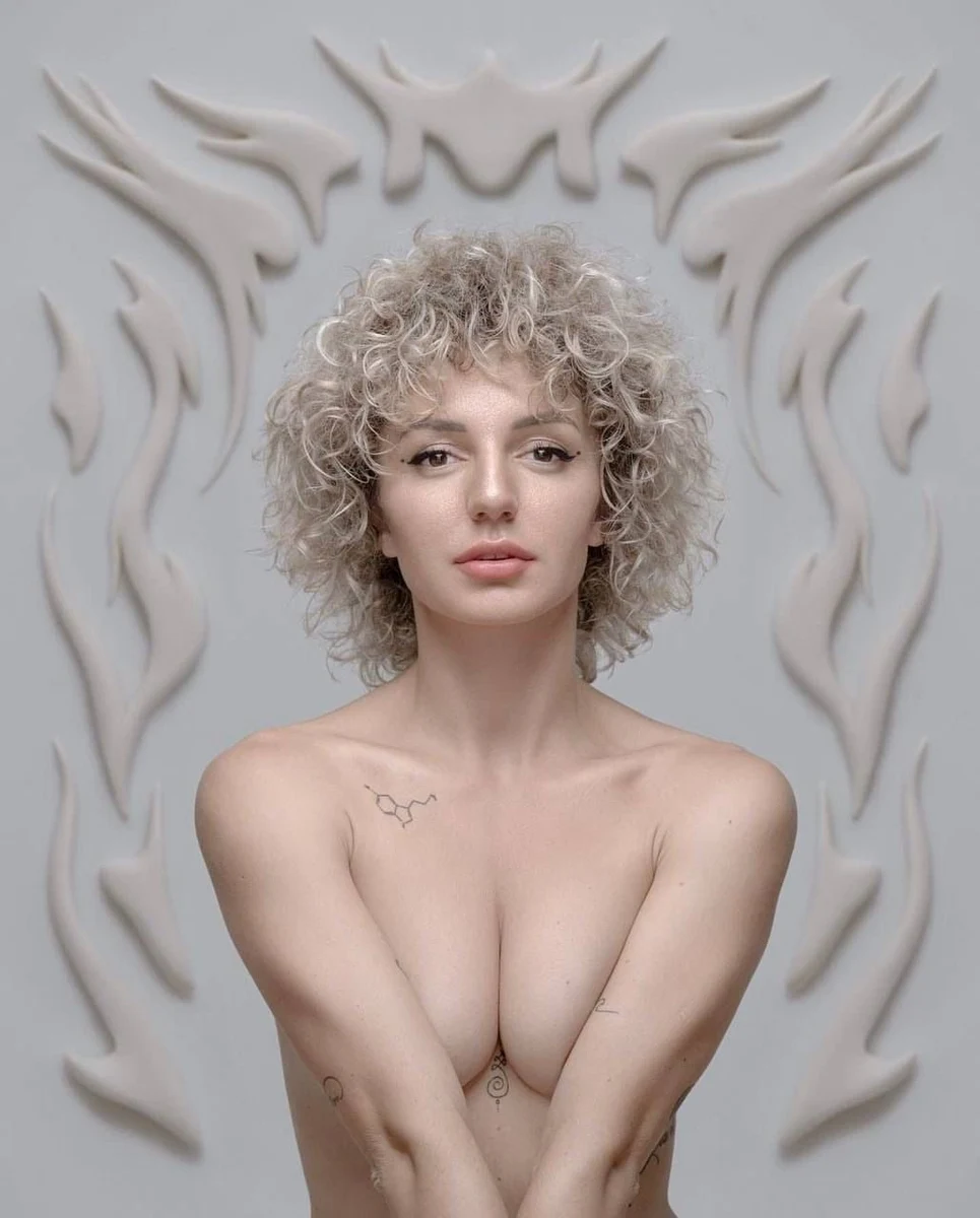 Тори escort in Sochi