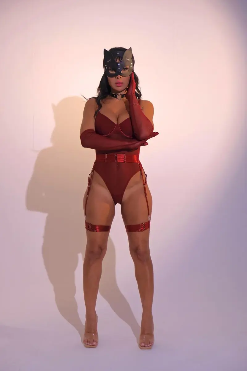 Зина escort in Sochi