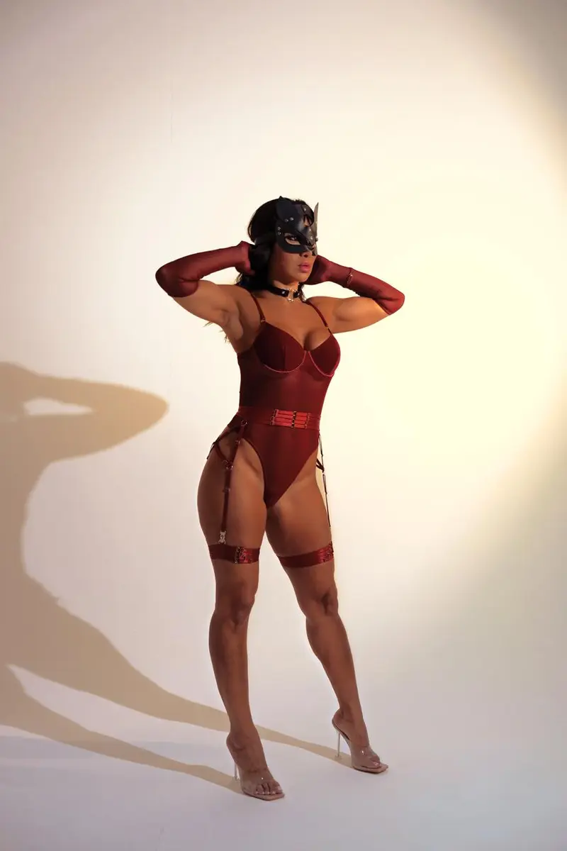 Зина escort in Sochi