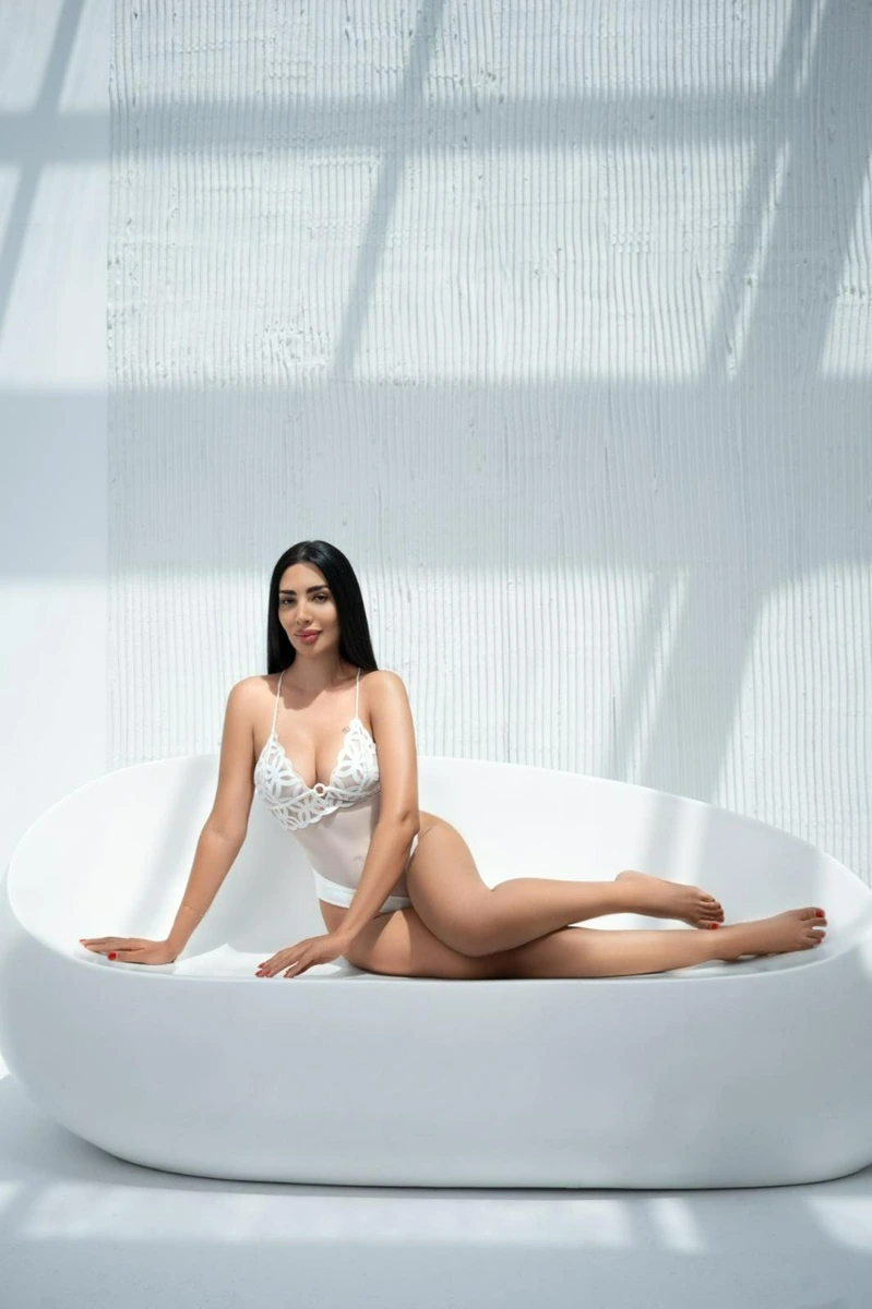 Зулия escort in Sochi